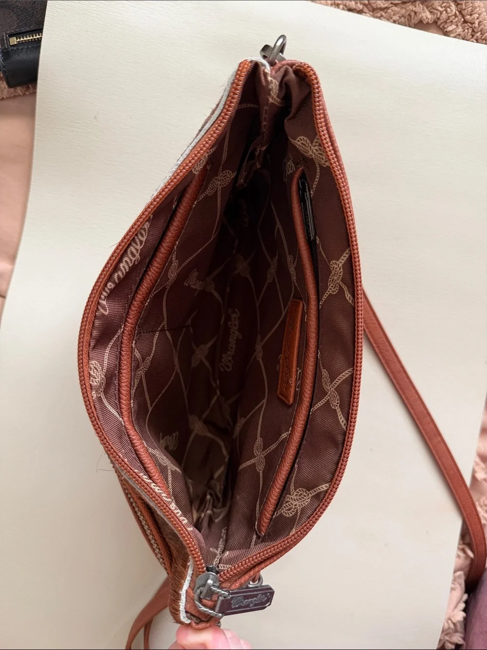 Wrangler Chestnut Brown Leather Messenger Crossbody